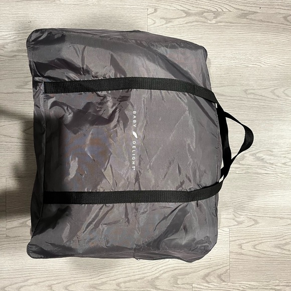 Baby Delight Rocking Bassinet - Picture 2 of 8